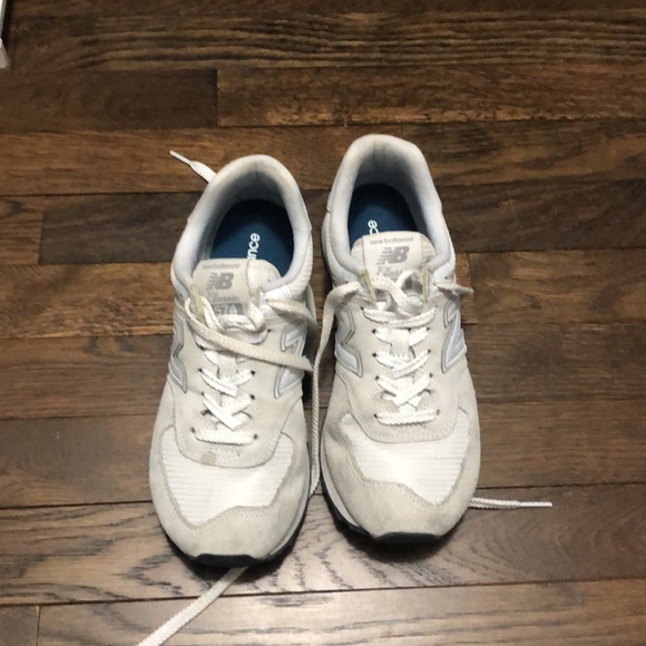 New Balance Sneakers - Picture 2 of 5